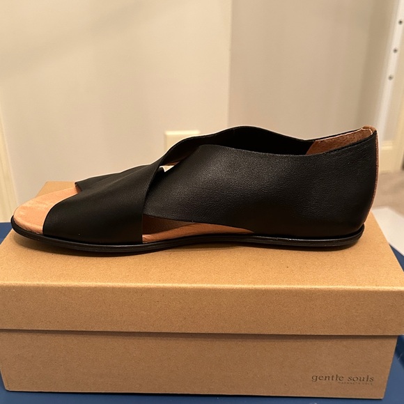 Gentle Souls Women's Black Flats - Picture 1 of 4